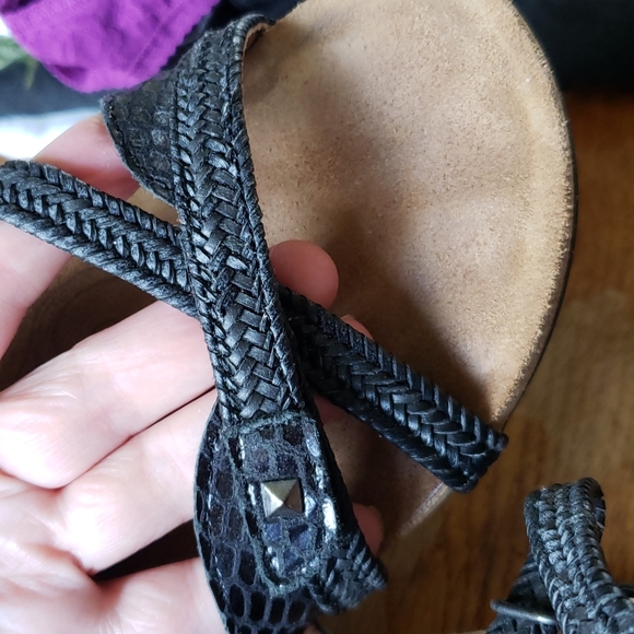 TAOS ZIGGIE HOOK &LOOP LEATHER SANDALS SZ 10-10.5 black - Picture 11 of 12